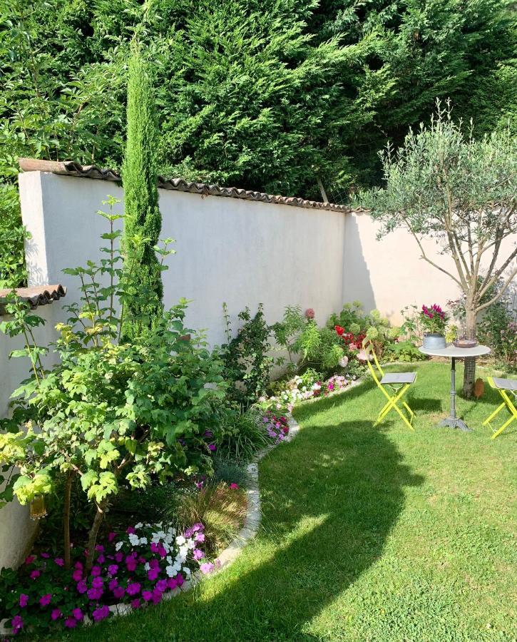 La Glycine B&B Sainte-Colombe  Екстер'єр фото